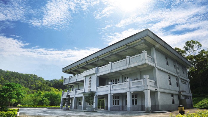 位於桃園大溪的正覺祖師堂乃為紀念禪宗祖師 克勤圜悟而建立，以弘揚 釋迦牟尼佛三乘菩提正法，實證第八識如來藏為宗旨，有別於今時台灣四大名山及其他佛教道場以「意識心一念不生的離念靈知」為真心的教義，乃復興佛陀正法與正宗禪法文化的代表。